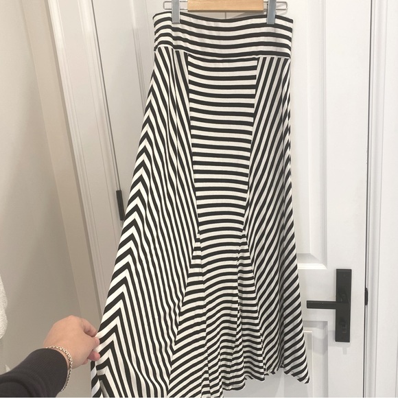 Dresses & Skirts - Maxi skirt